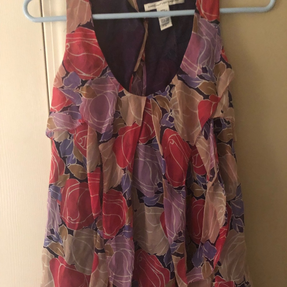 Diane Von Furstenberg tulip print tank/ shell size 4